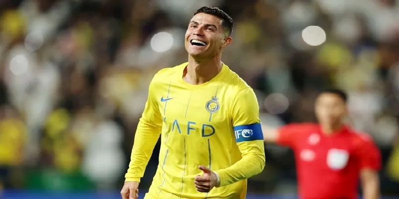 Cầu thủ lương cao nhất thế giới Cristiano Ronaldo 